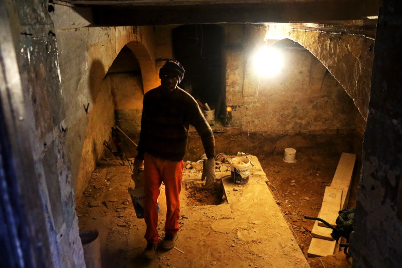 Laborer, Valletta, Malta.jpg